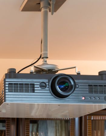 Smart Projector with Portable Screen